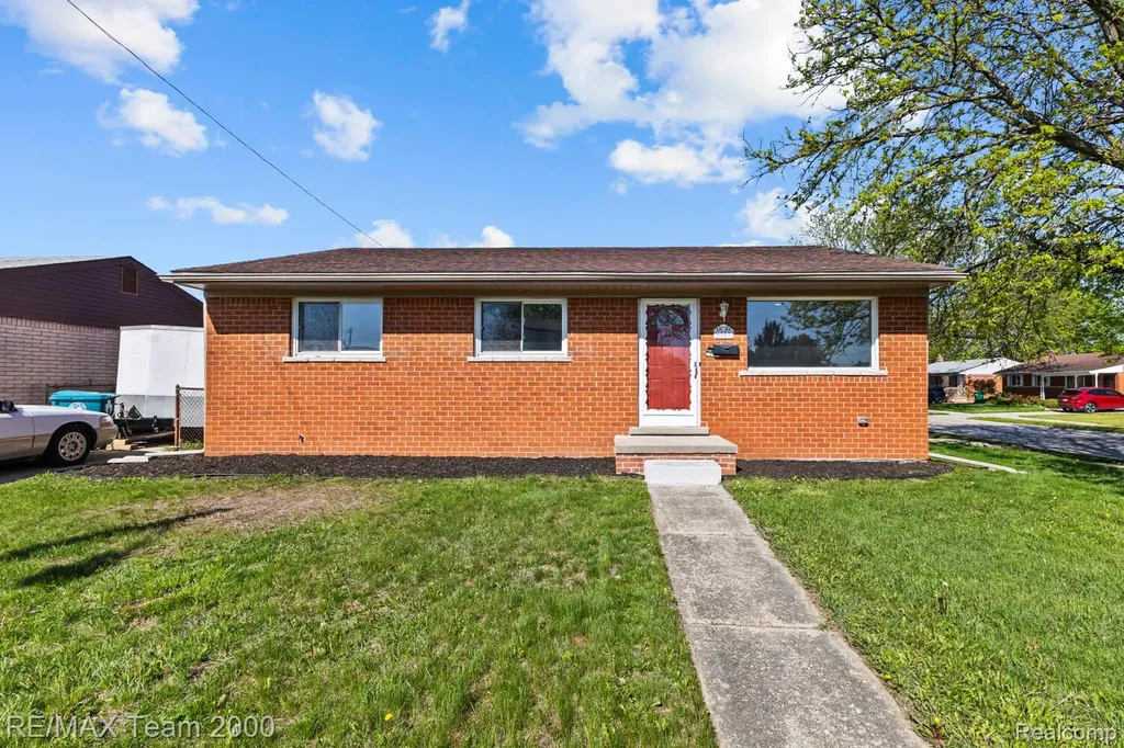 6557 Huntleigh Street Garden City City MI 48135