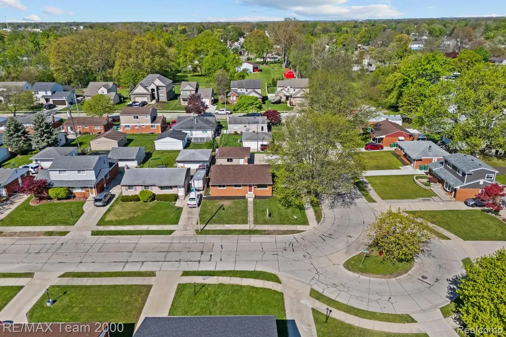 6557 Huntleigh Street Garden City City MI 48135
