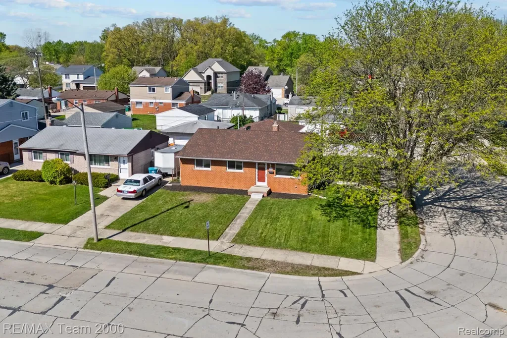 6557 Huntleigh Street Garden City City MI 48135