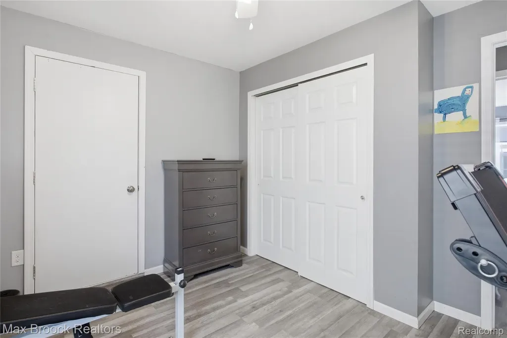 38189 Circle Drive Harrison Charter Township MI 48045