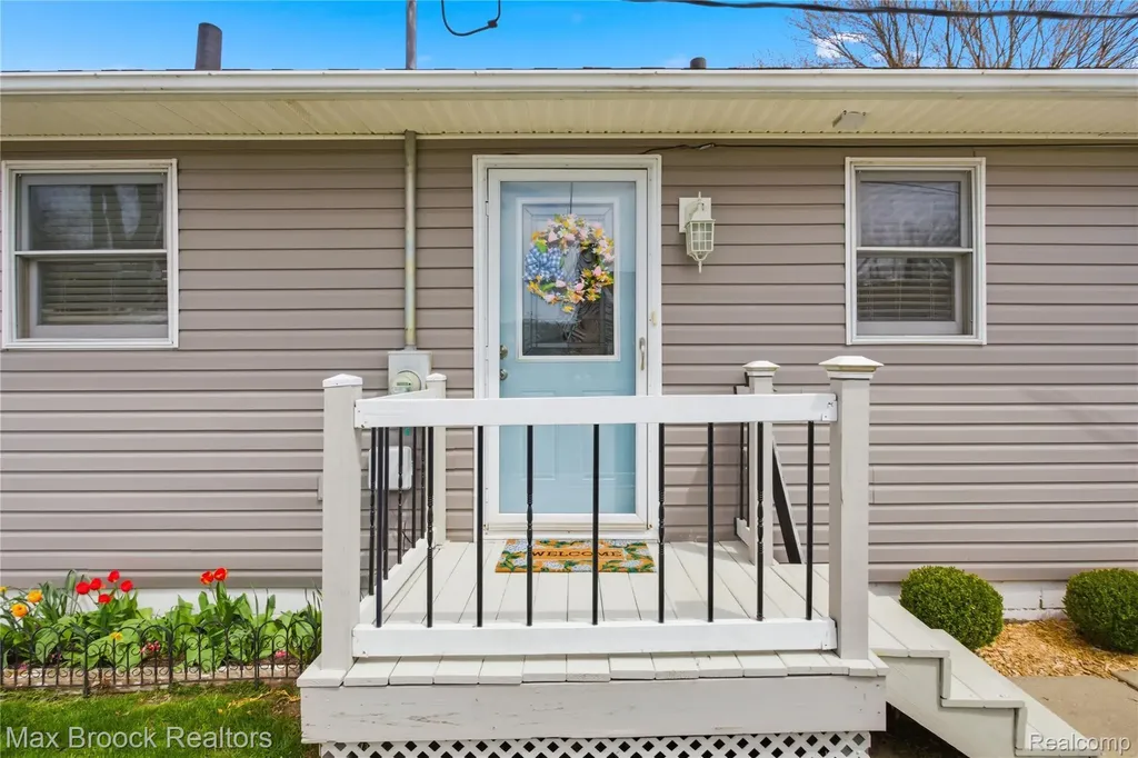 38189 Circle Drive Harrison Charter Township MI 48045
