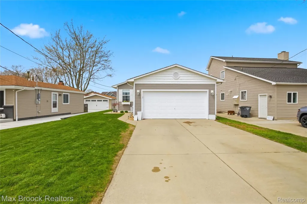 38189 Circle Drive Harrison Charter Township MI 48045