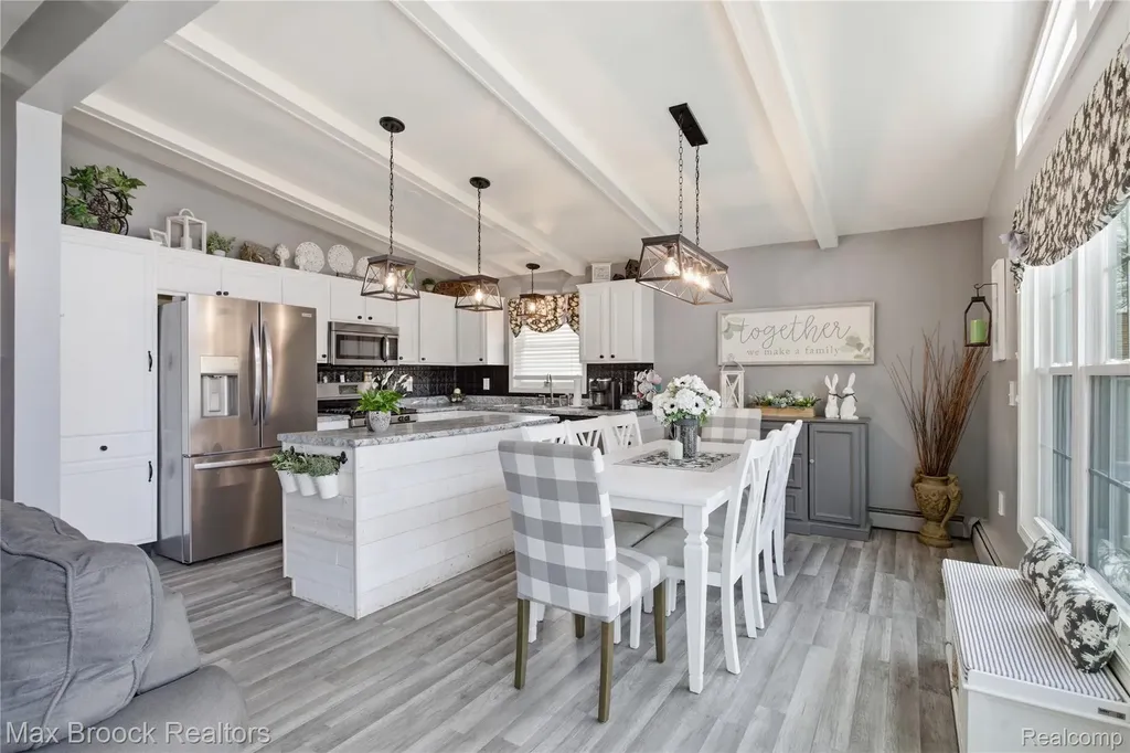 38189 Circle Drive Harrison Charter Township MI 48045