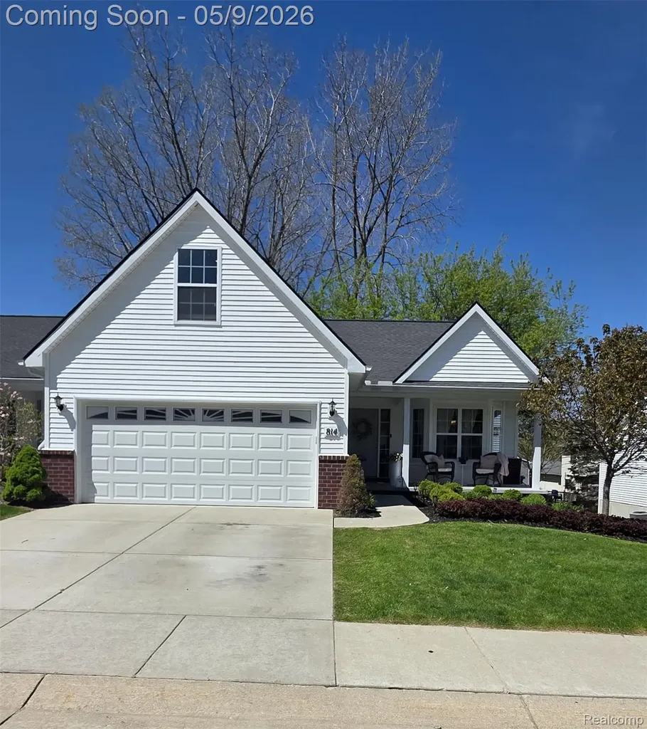 814 Nelsons Ridge Drive Howell City MI 48843