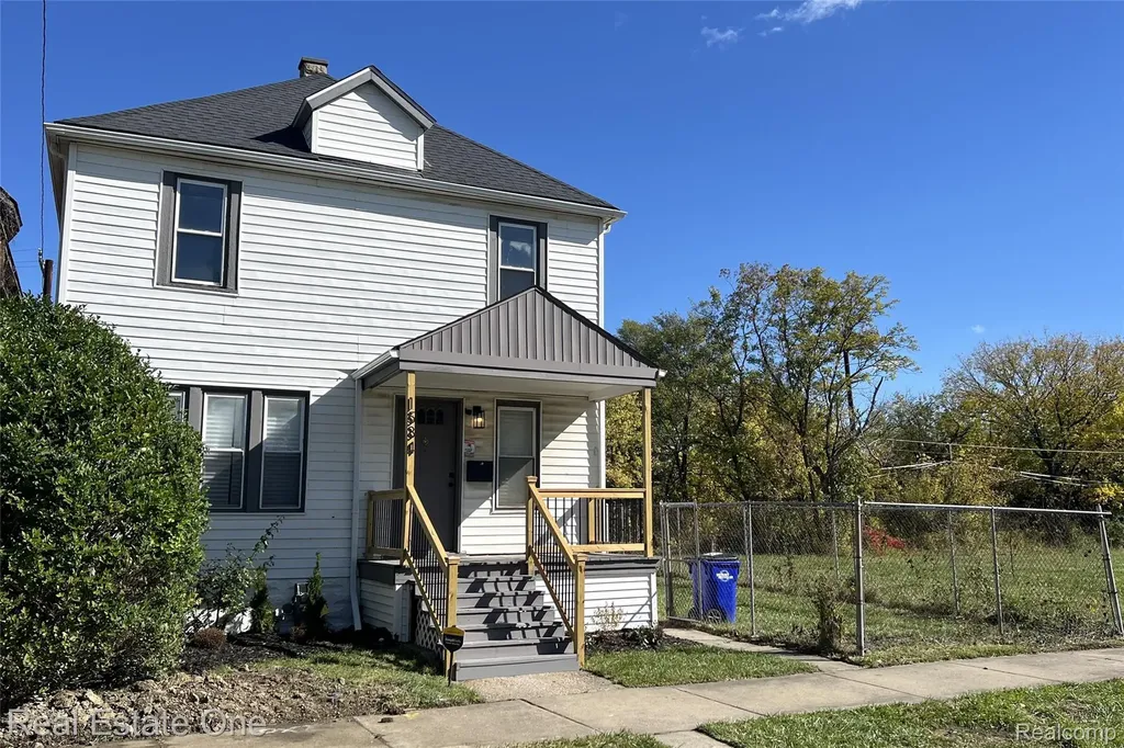1534 Saint Clair Street Detroit City MI 48214