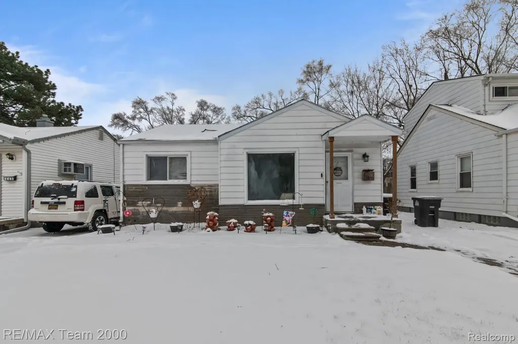 5871 Cooper Street Taylor City MI 48180