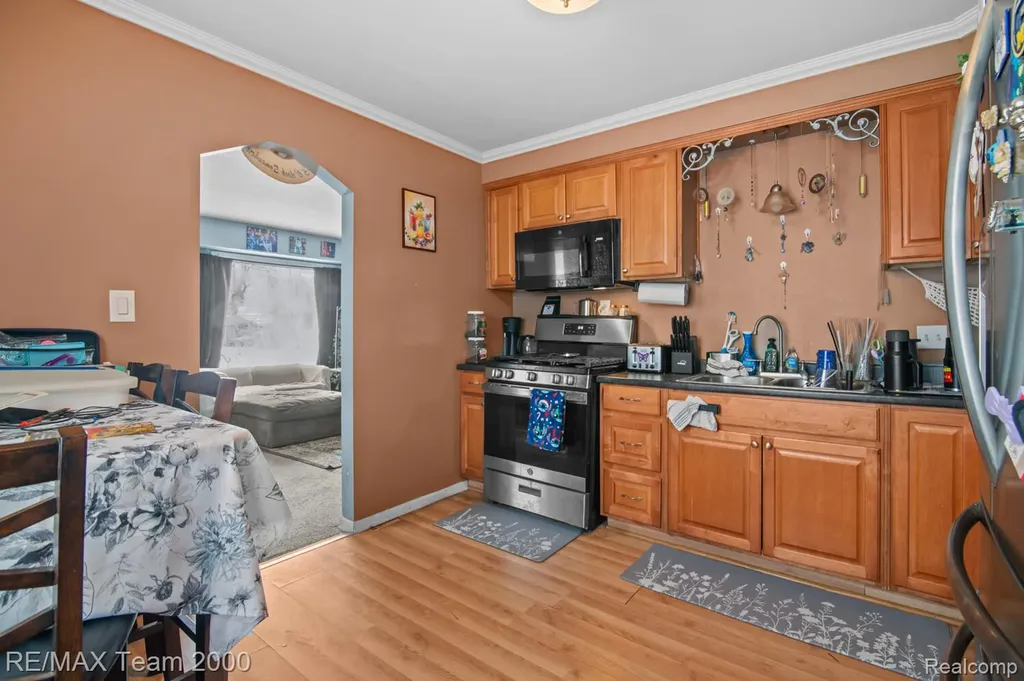 5871 Cooper Street Taylor City MI 48180