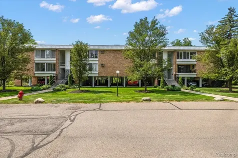 32030 Grand River Avenue Farmington City MI 48336