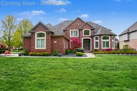 6086 Admiral Court Washington Township MI 48094