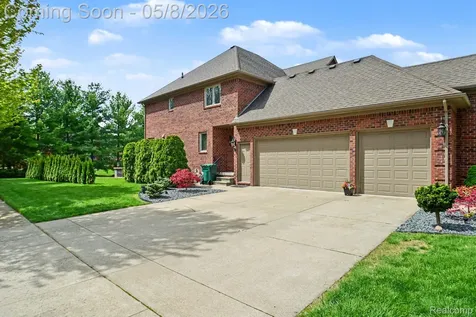 6086 Admiral Court Washington Township MI 48094