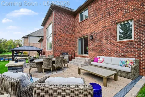 6086 Admiral Court Washington Township MI 48094