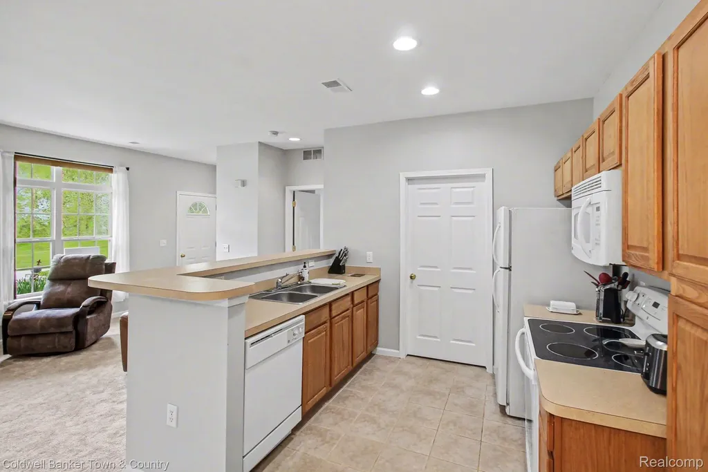 594 Olde English Circle Howell Township MI 48855