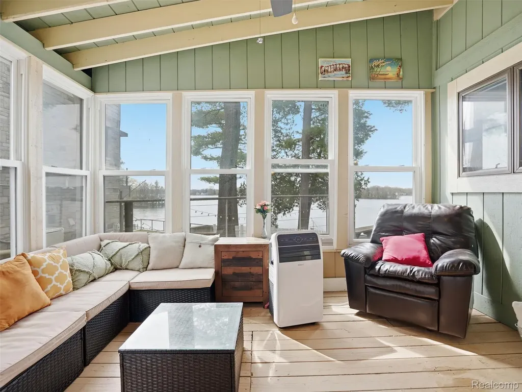 3349 Duffield Street White Lake Charter Township MI 48383