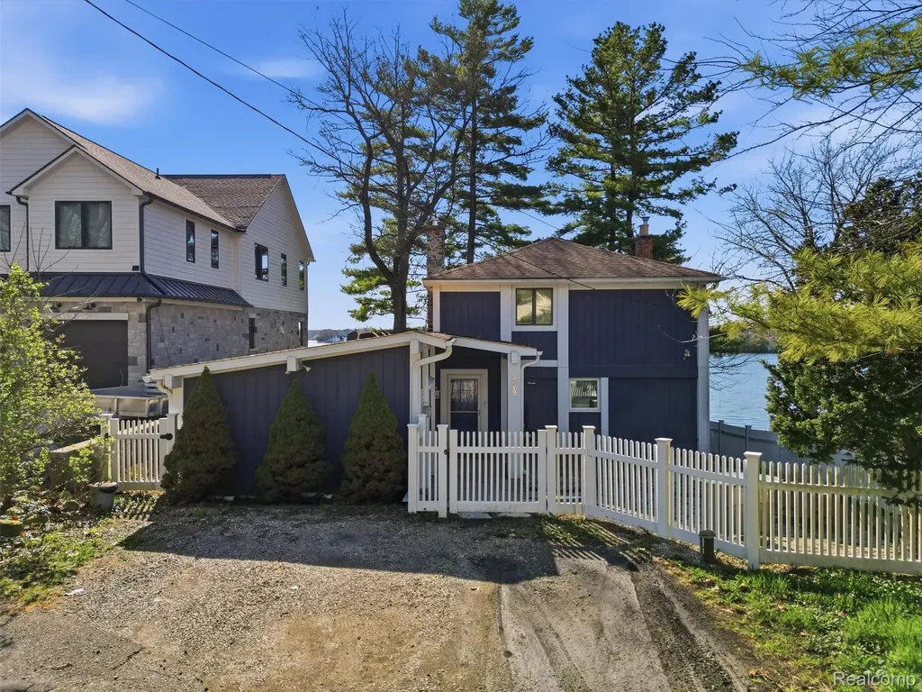 3349 Duffield Street White Lake Charter Township MI 48383