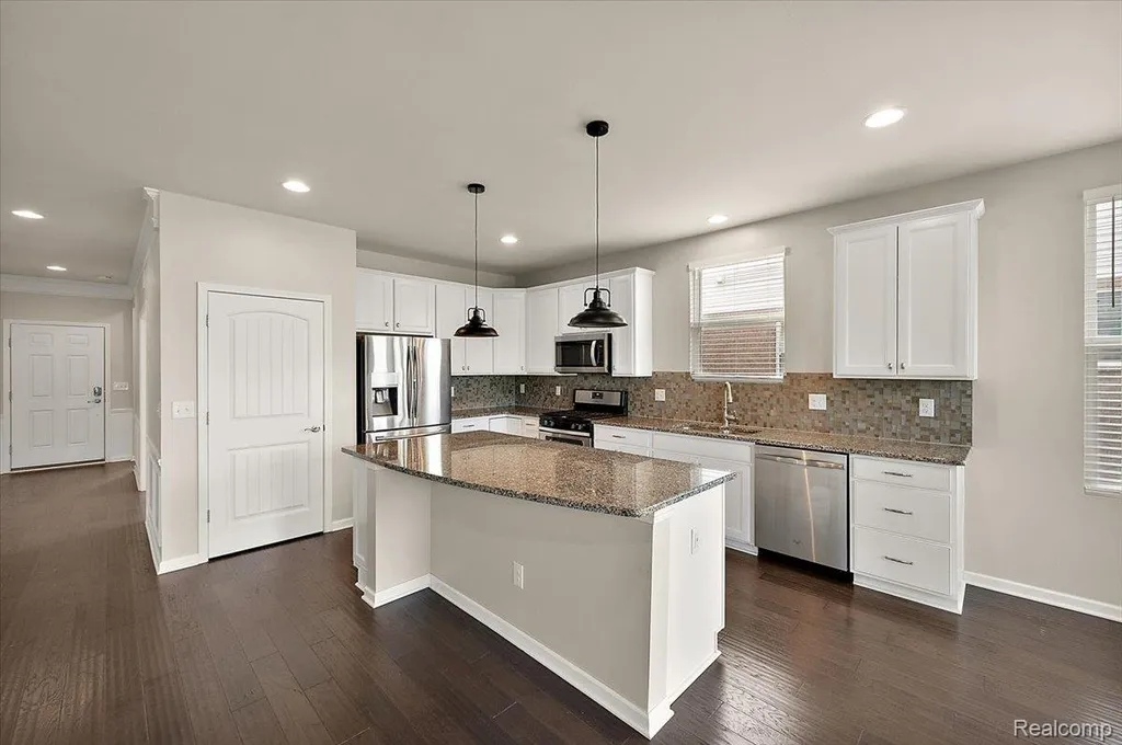 2060 Trimble Street Orion Charter Township MI 48360