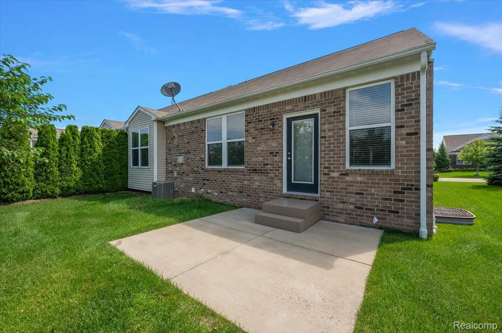 2060 Trimble Street Orion Charter Township MI 48360