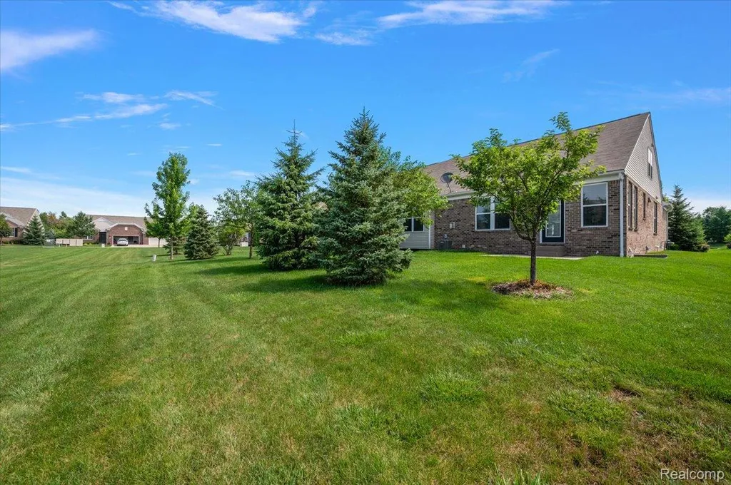 2060 Trimble Street Orion Charter Township MI 48360