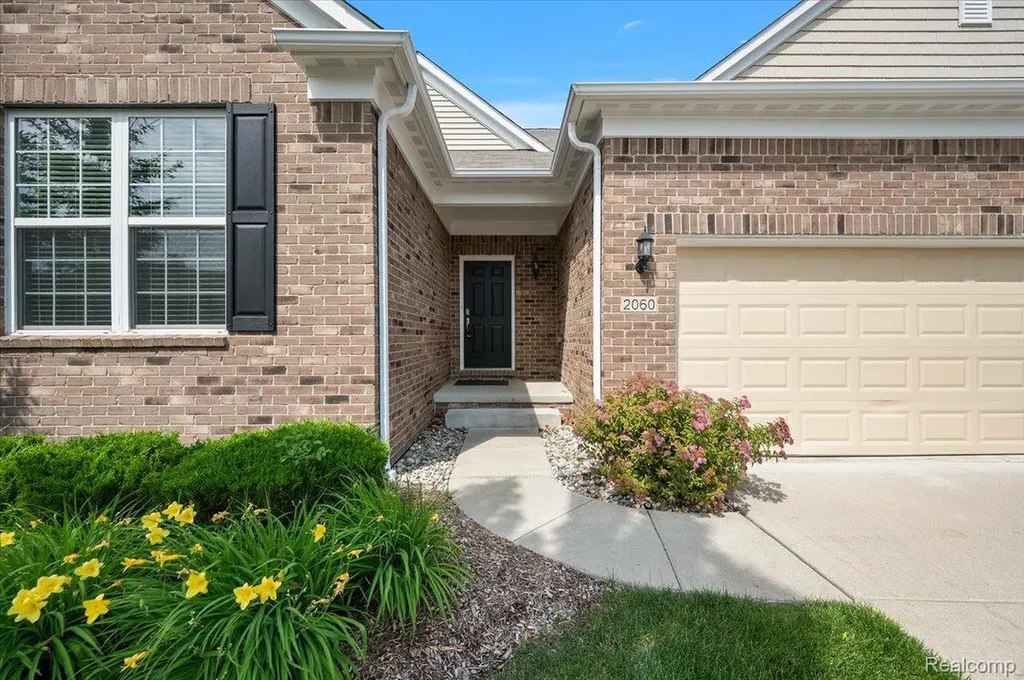 2060 Trimble Street Orion Charter Township MI 48360