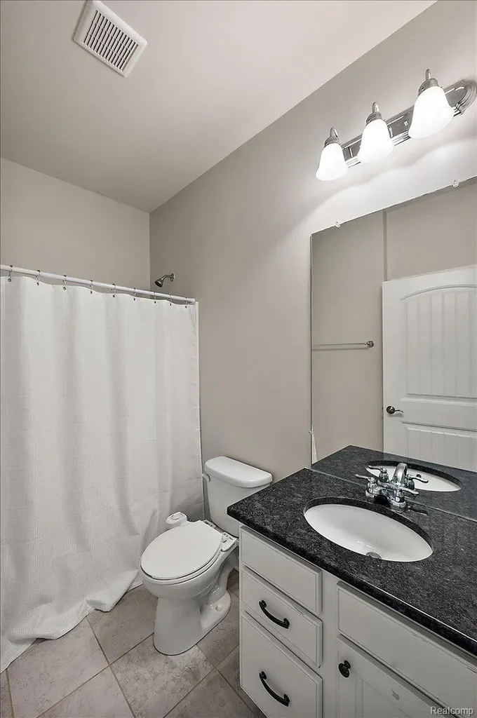 2060 Trimble Street Orion Charter Township MI 48360