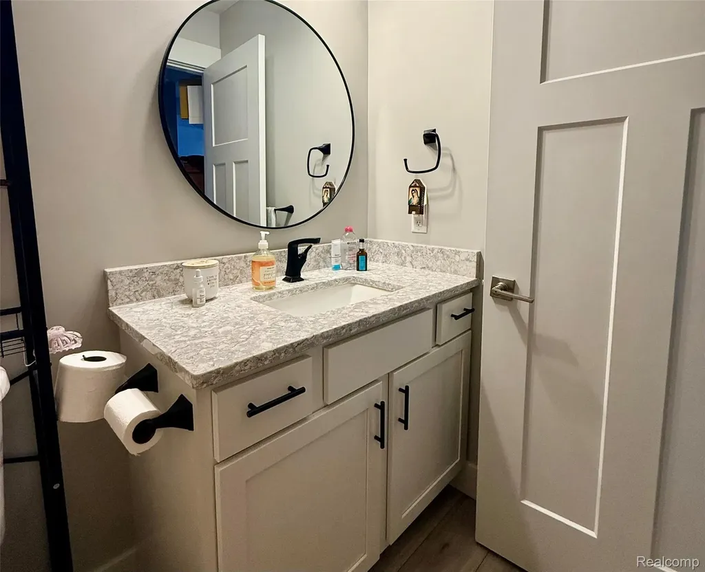 9220 S Flaska Drive Solon Township MI 49621