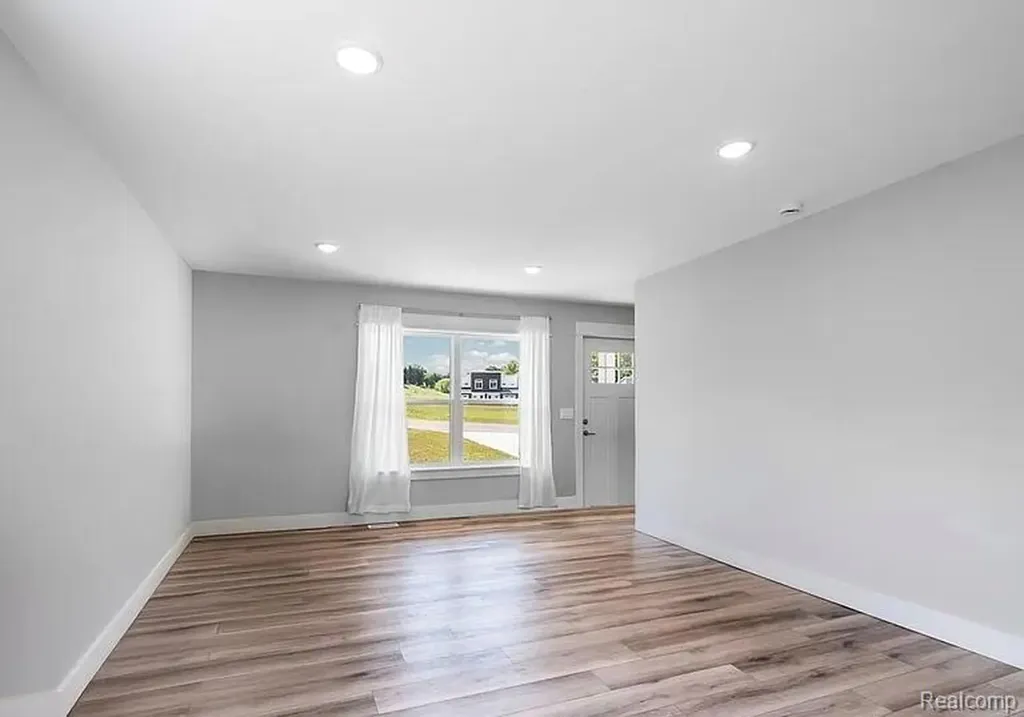 9220 S Flaska Drive Solon Township MI 49621