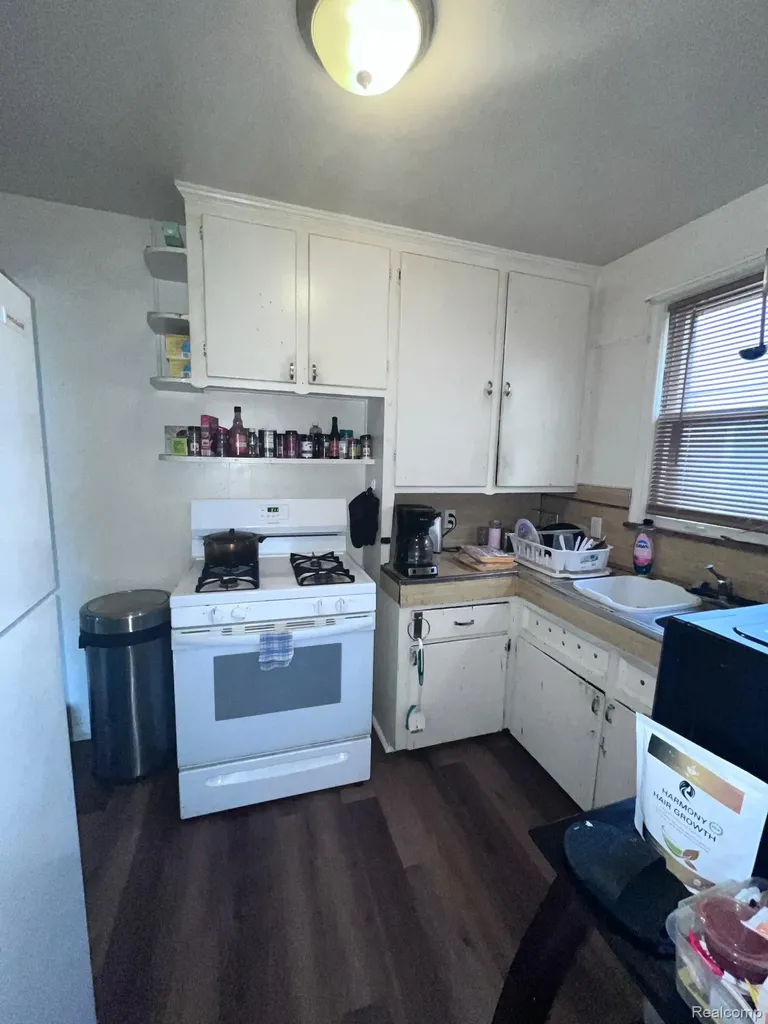 19403 Stahelin Avenue Detroit City MI 48219