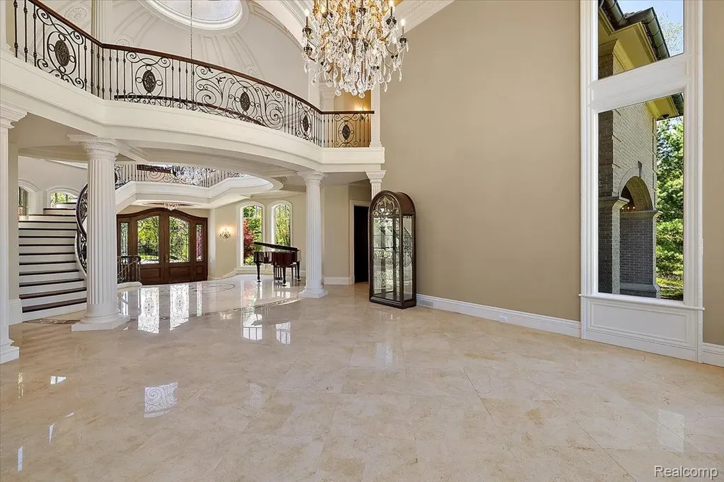 6250 Walnut Lake Road West Bloomfield Charter Township MI 48323