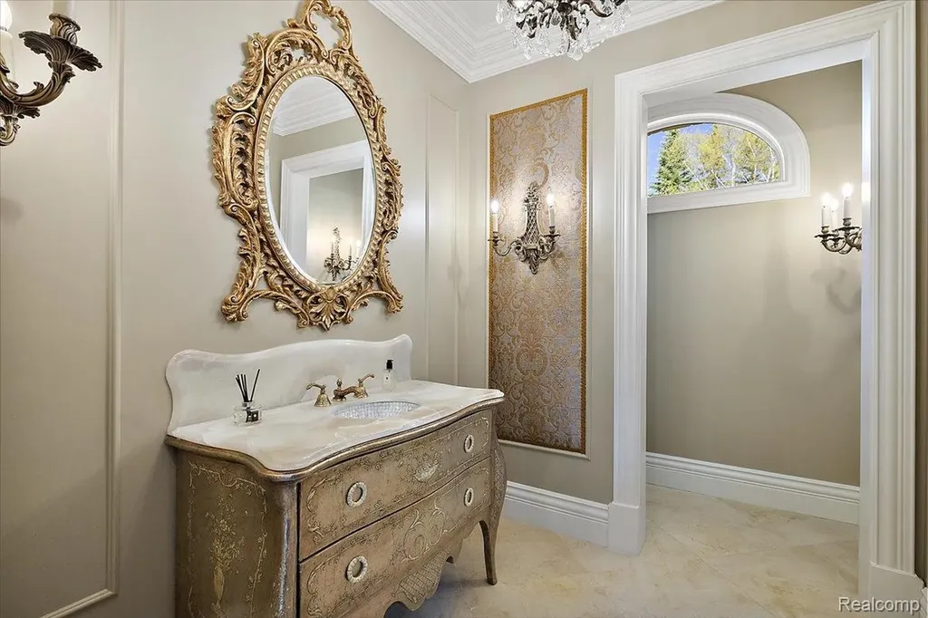6250 Walnut Lake Road West Bloomfield Charter Township MI 48323