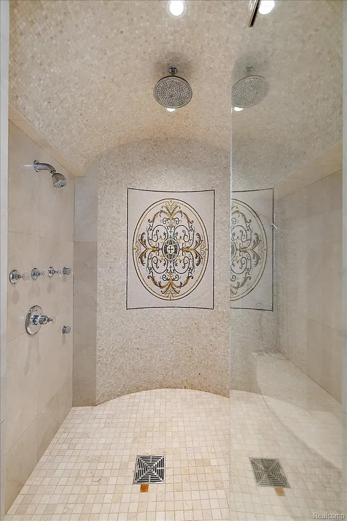 6250 Walnut Lake Road West Bloomfield Charter Township MI 48323