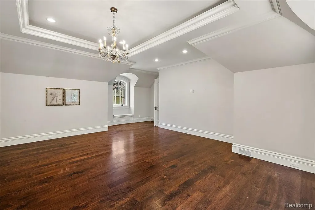 6250 Walnut Lake Road West Bloomfield Charter Township MI 48323