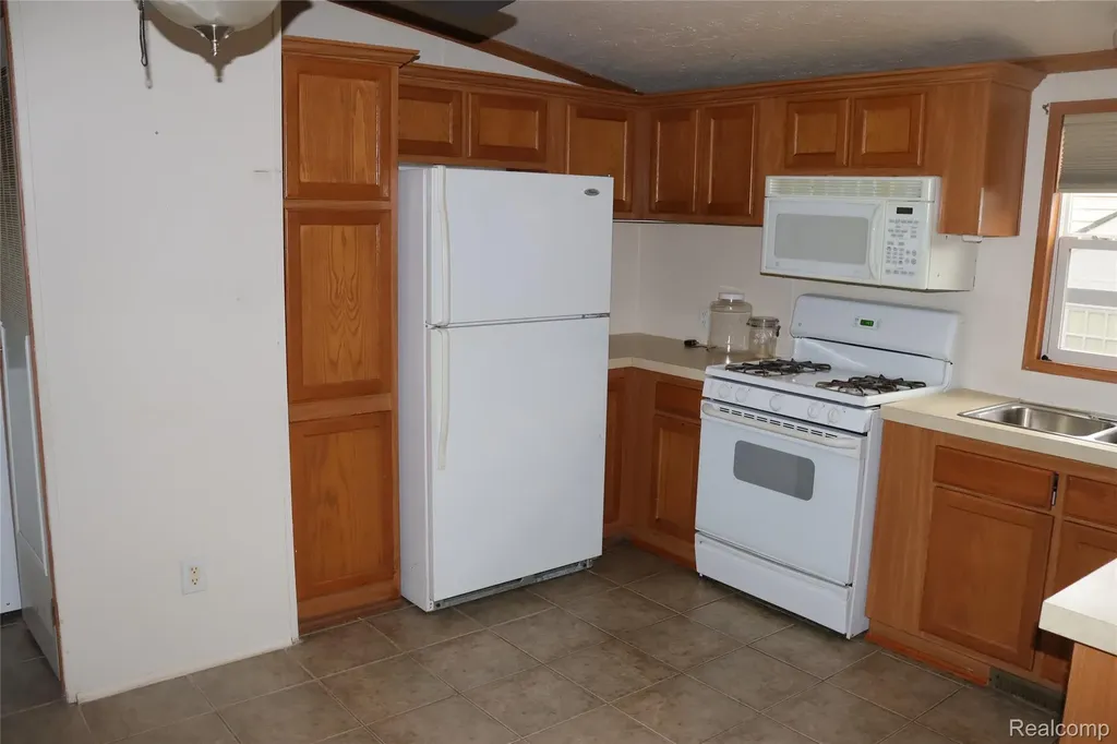 179 Terri Drive Dearborn Heights City MI 48127
