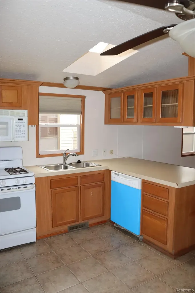179 Terri Drive Dearborn Heights City MI 48127