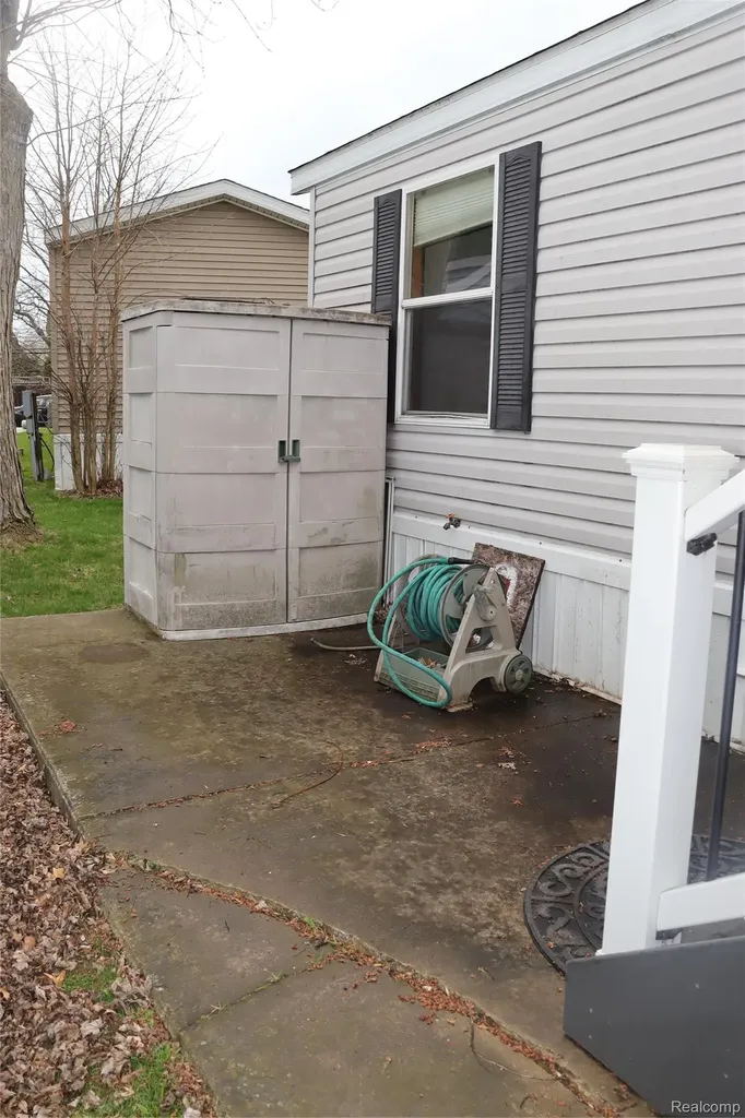 179 Terri Drive Dearborn Heights City MI 48127