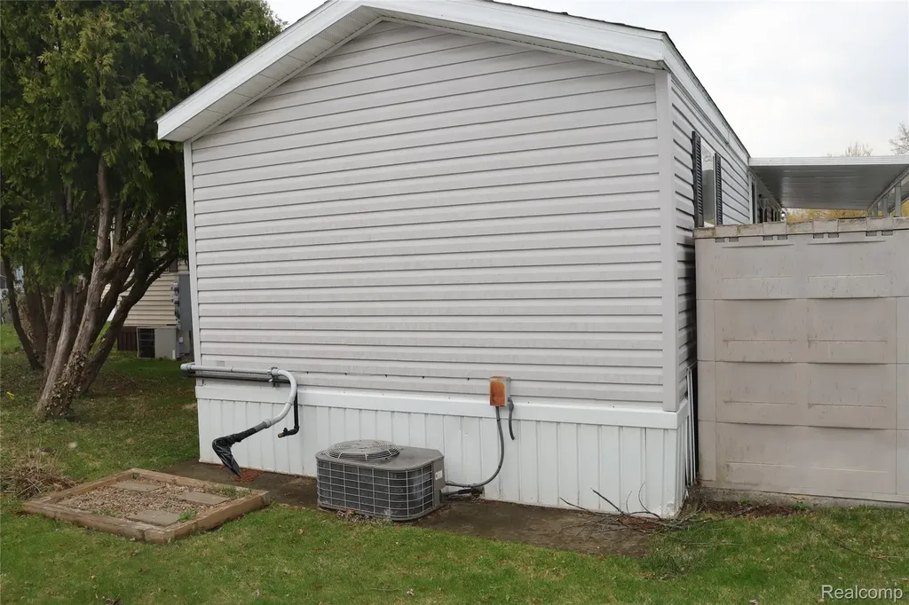 179 Terri Drive Dearborn Heights City MI 48127