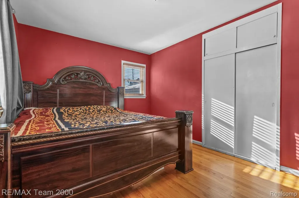 9 Christine Court Dearborn City MI 48124