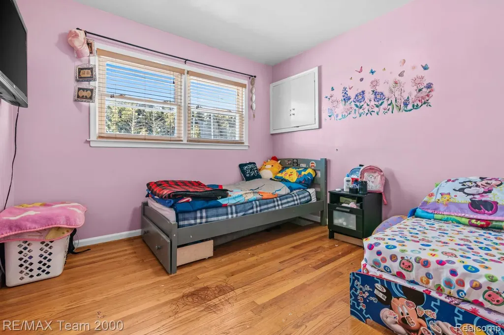 9 Christine Court Dearborn City MI 48124