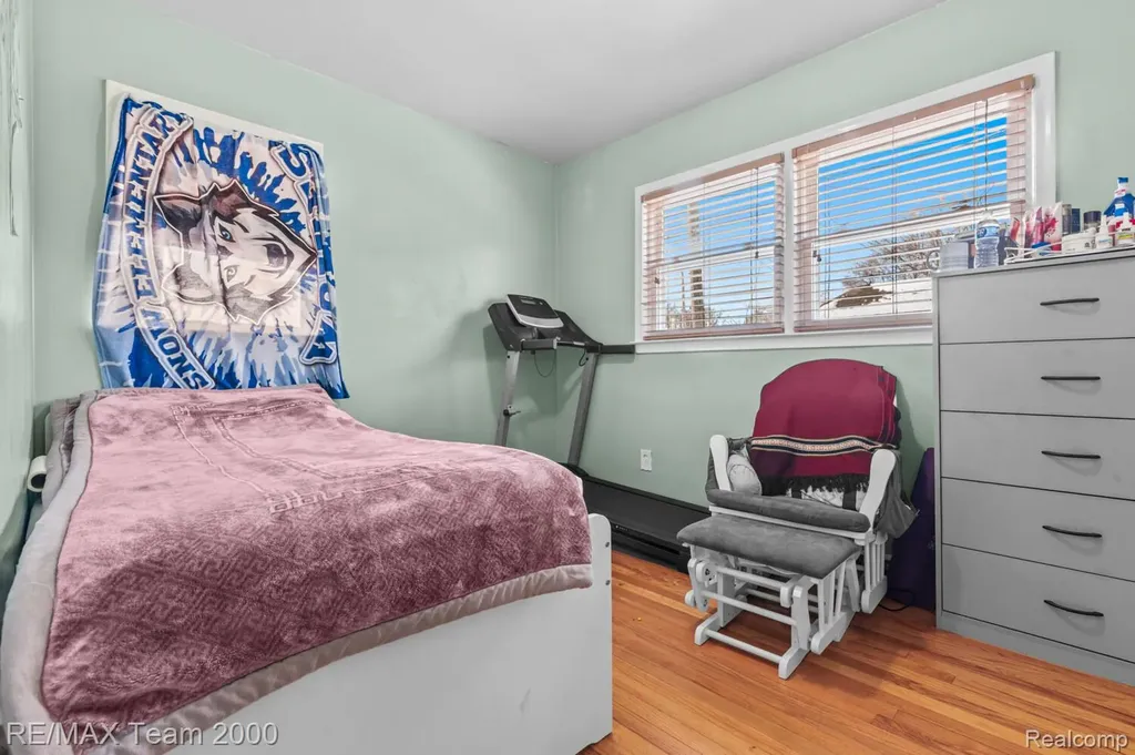 9 Christine Court Dearborn City MI 48124