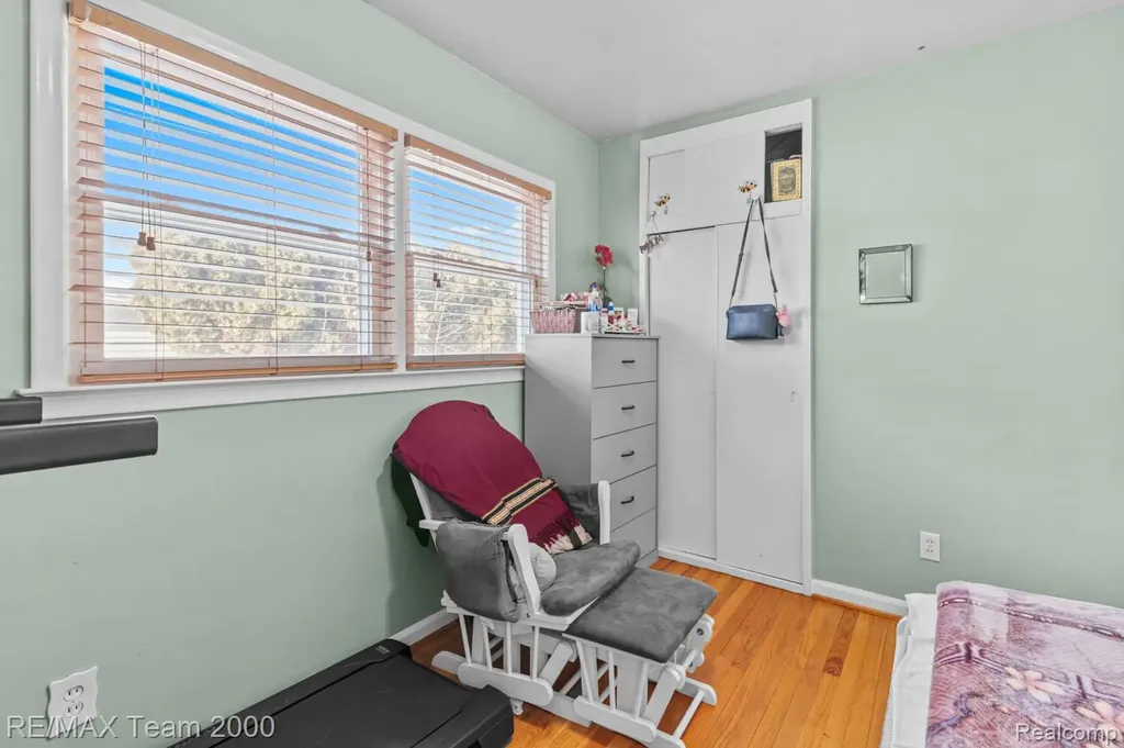 9 Christine Court Dearborn City MI 48124