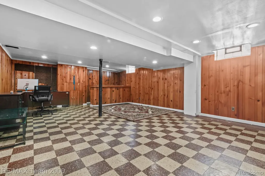 9 Christine Court Dearborn City MI 48124