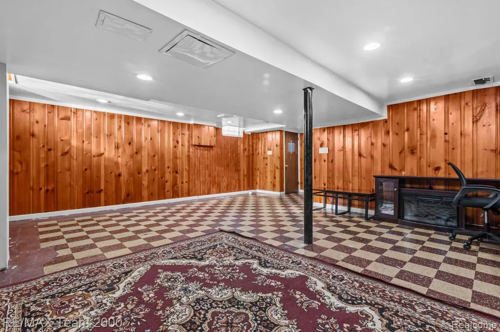 9 Christine Court Dearborn City MI 48124