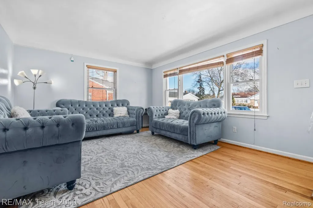 9 Christine Court Dearborn City MI 48124
