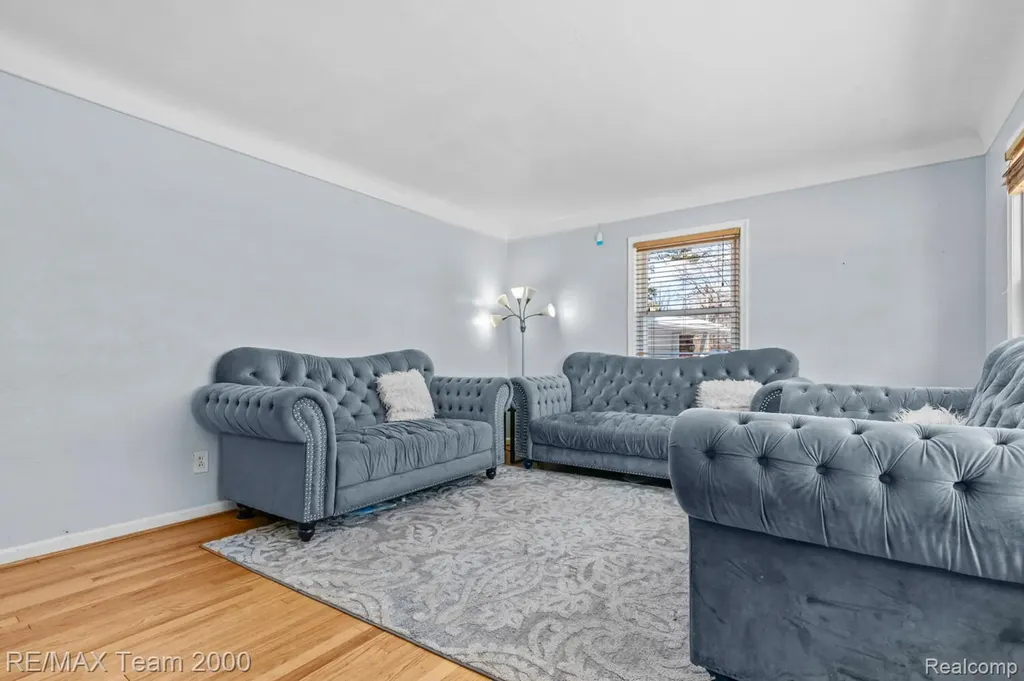 9 Christine Court Dearborn City MI 48124