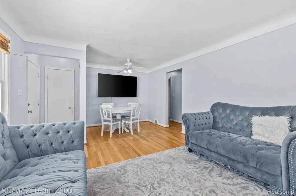 9 Christine Court Dearborn City MI 48124