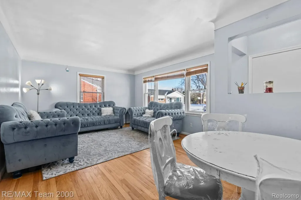 9 Christine Court Dearborn City MI 48124