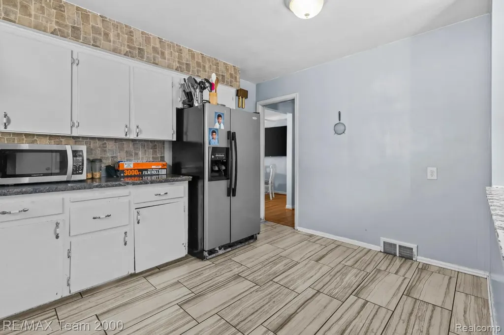 9 Christine Court Dearborn City MI 48124