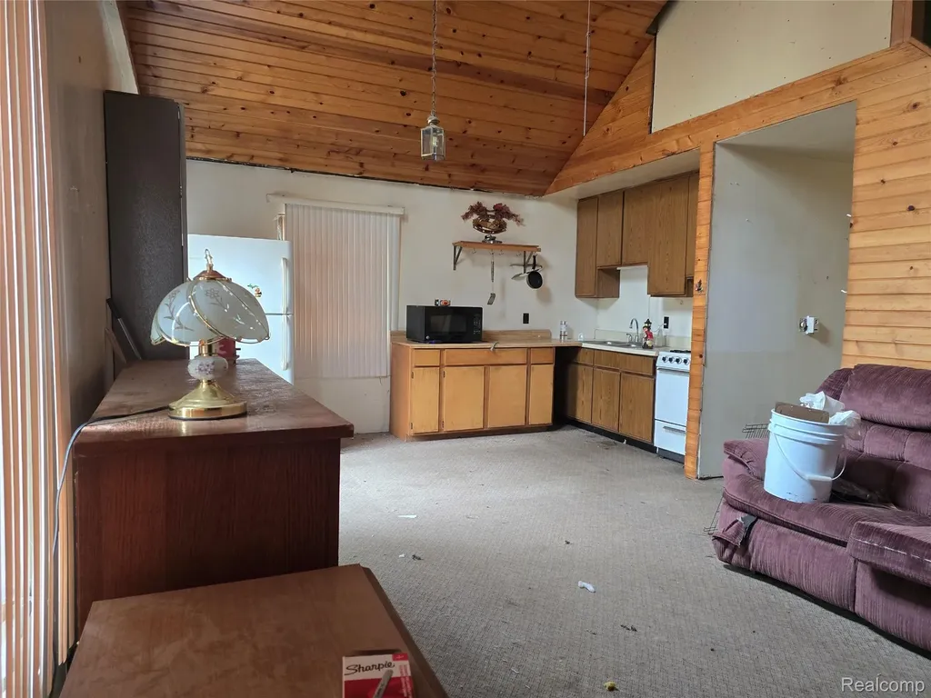 9027 S Lost Pine Avenue Lake Township MI 49304