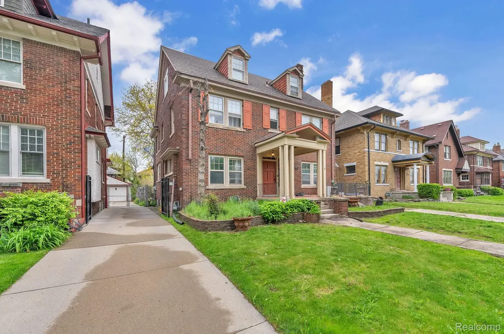 1990 Edison Street Detroit City MI 48206