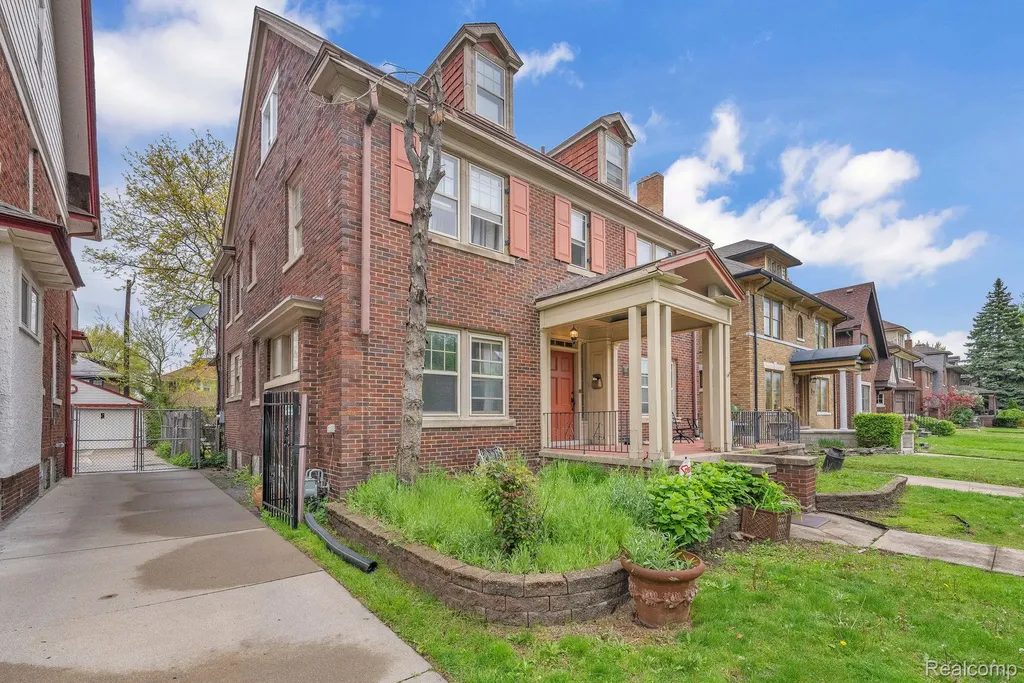 1990 Edison Street Detroit City MI 48206