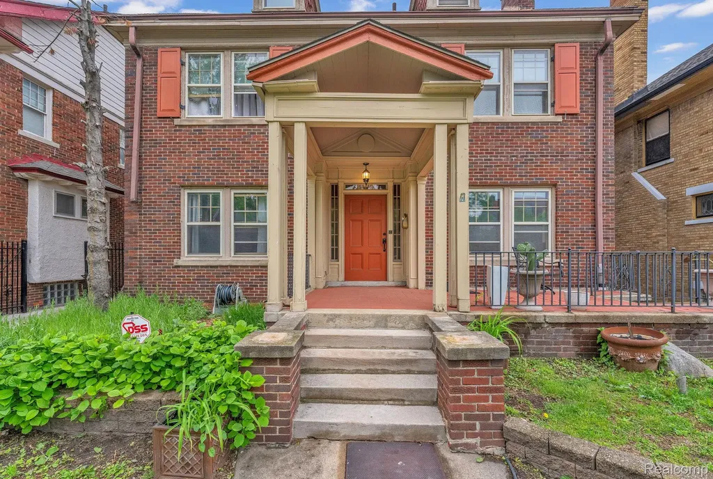 1990 Edison Street Detroit City MI 48206