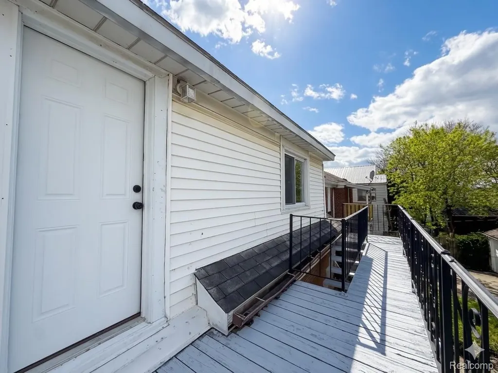 8153 Bliss Street Detroit City MI 48234